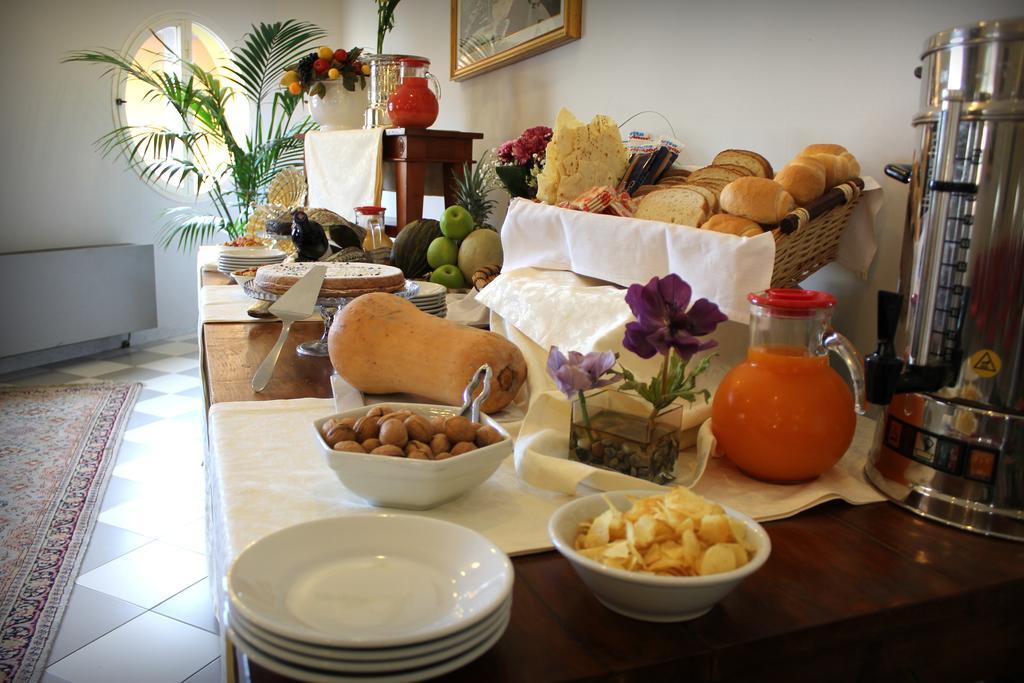 Hotel Marini Sassari Bagian luar foto