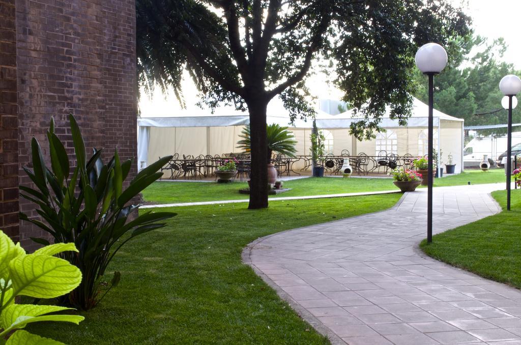 Hotel Marini Sassari Bagian luar foto