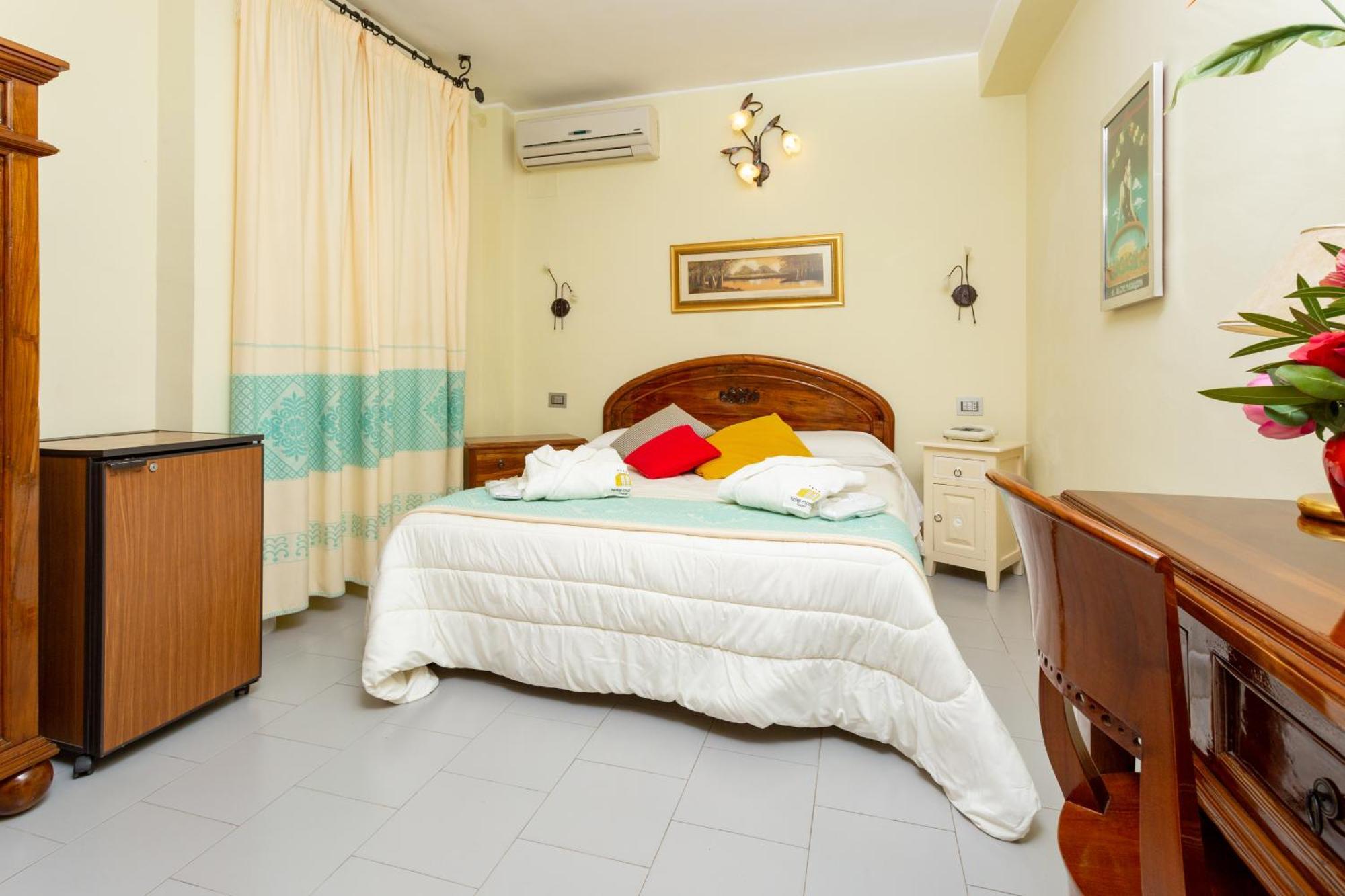Hotel Marini Sassari Bagian luar foto
