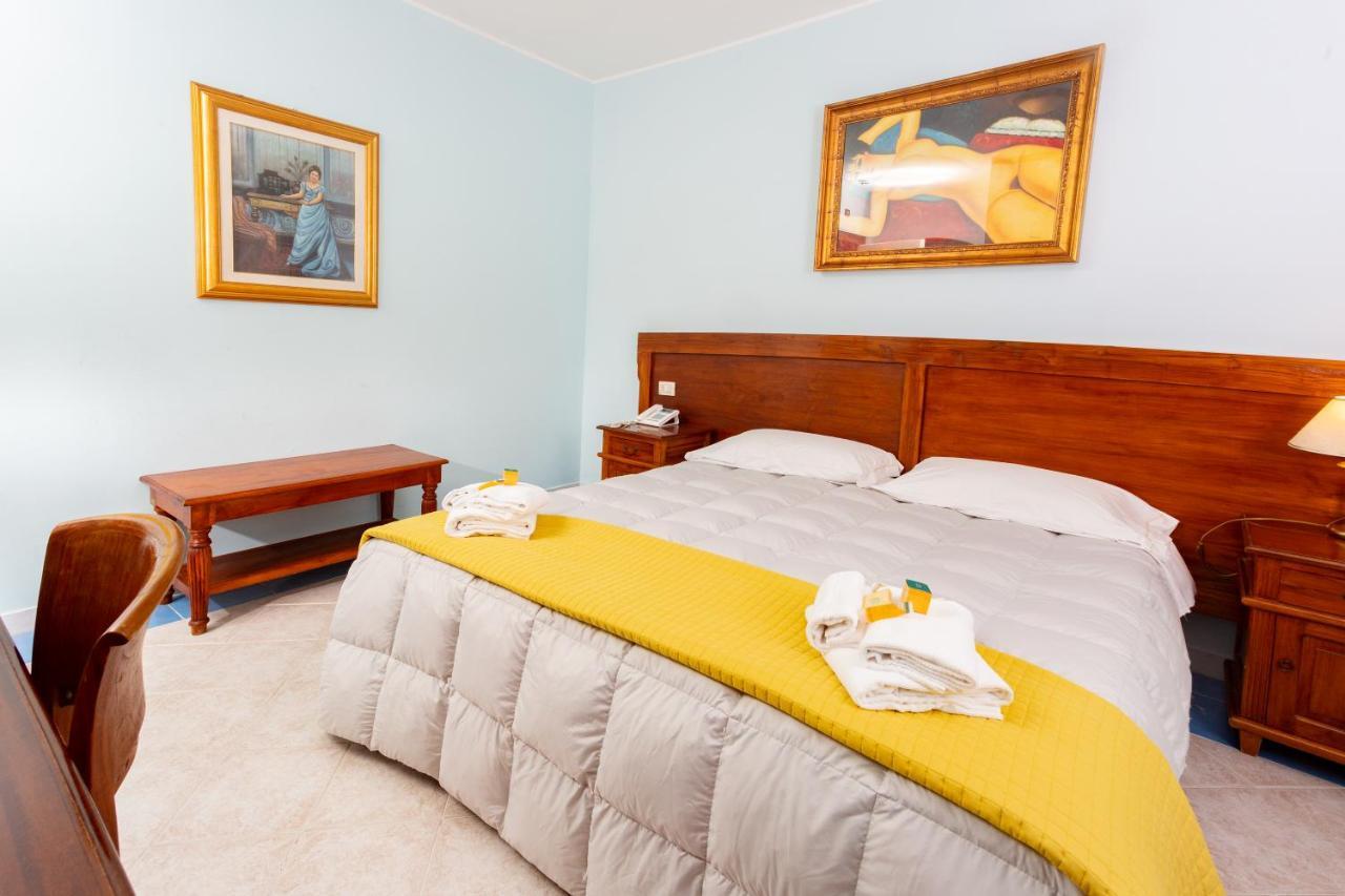 Hotel Marini Sassari Bagian luar foto
