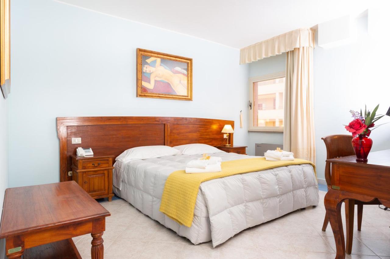 Hotel Marini Sassari Bagian luar foto